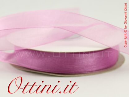 Rotolo da 50 mt di Nastro colore Fuxia Fucsia da 20mm in Organza Kristall di ottima qualità. Nastrino adatto per la confezione di bomboniere e allestimenti.