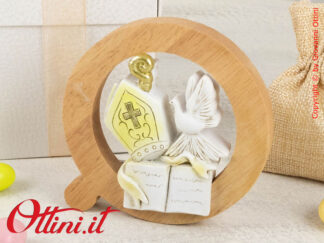 02A447 - L'icona Grande Santa Cresima è realizzata in gesso e incastonata in una cornice di legno massello, completa di supporto e il kit di confezione.